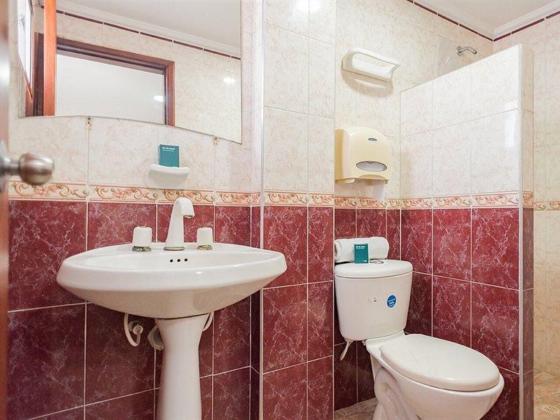 Hotel Rivera Del Mar バランキージャ エクステリア 写真